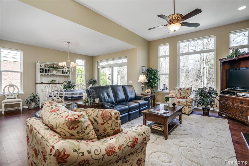 4617 Oakhurst Ridge Road Clarkston, MI 48348 - Photo 14 of 39