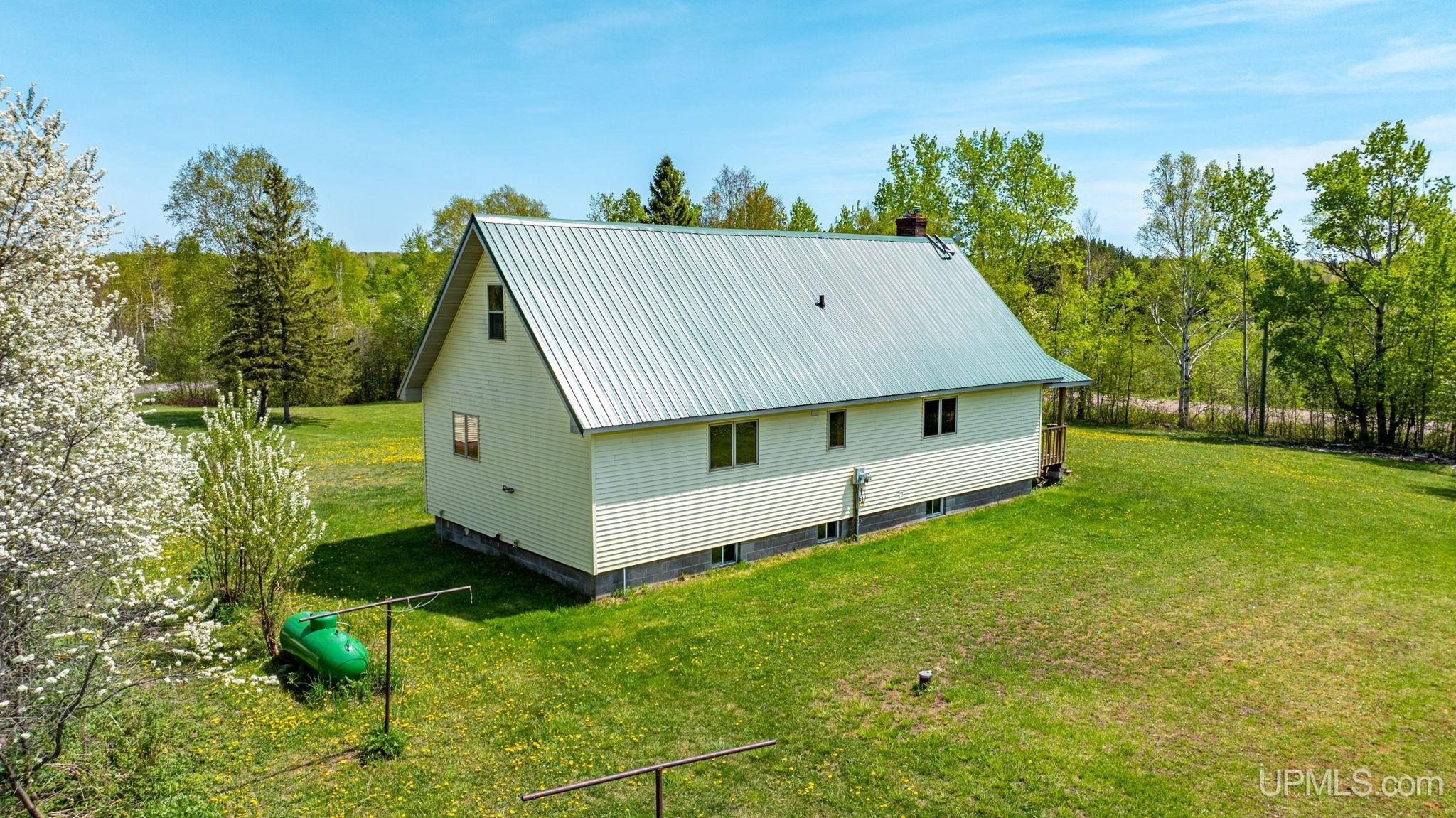 51795 Pontiac Road Hancock, MI 49930 - Photo 5 of 49