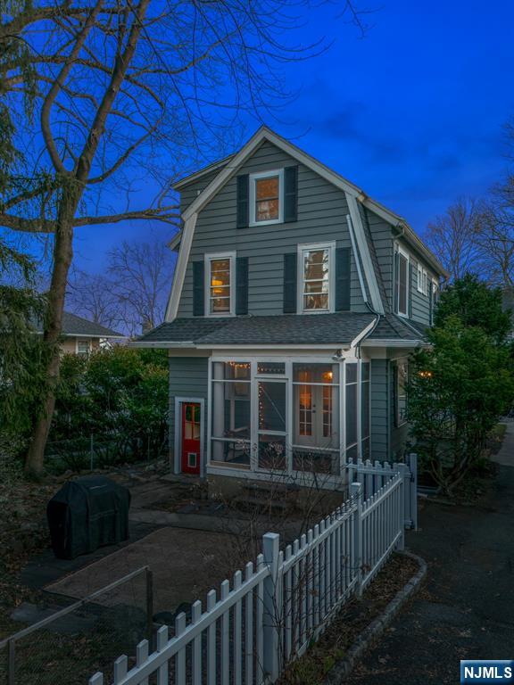 133 Buckingham Road Montclair, NJ 07043 - Photo 3 of 37