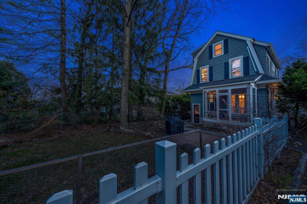 133 Buckingham Road Montclair, NJ 07043 - Photo 31 of 37