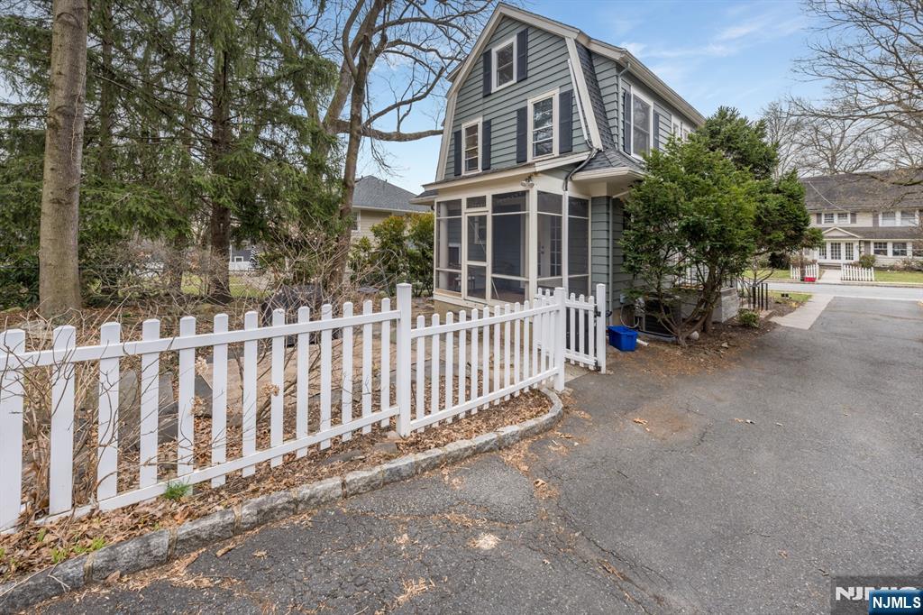 133 Buckingham Road Montclair, NJ 07043 - Photo 37 of 37