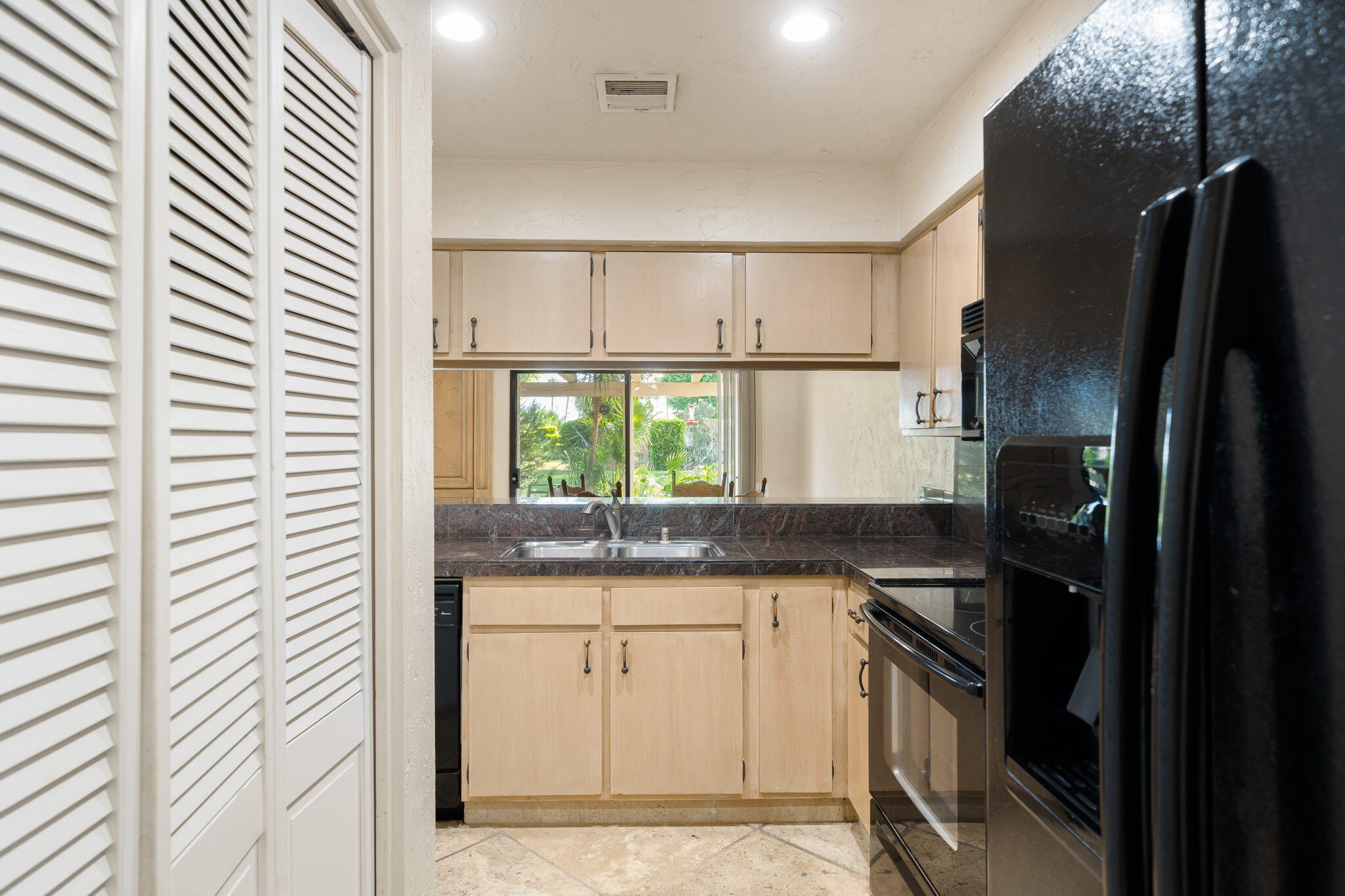 130 Racquet Club Drive South Rancho Mirage, CA 92270 - Photo 6 of 25 19-web-or-mls-AHRacquetClubDr_2022_019