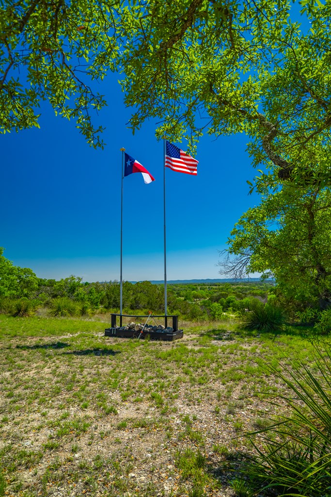 422 Johnson Road Bandera, TX 78003 - Photo 13 of 42