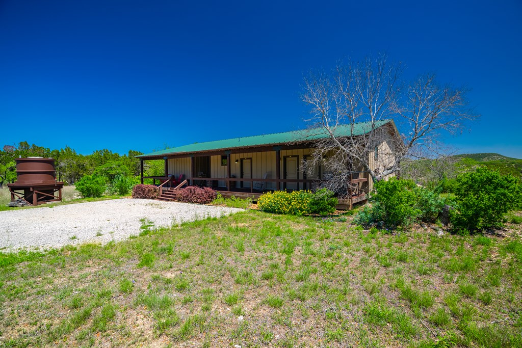 422 Johnson Road Bandera, TX 78003 - Photo 25 of 42 Bunkhouse