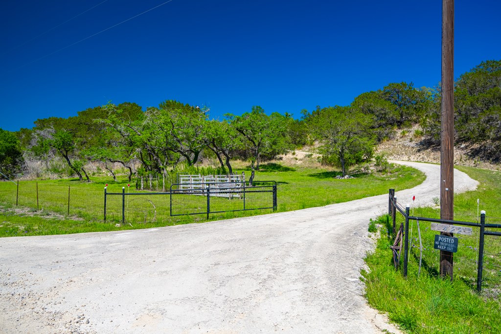 422 Johnson Road Bandera, TX 78003 - Photo 40 of 42