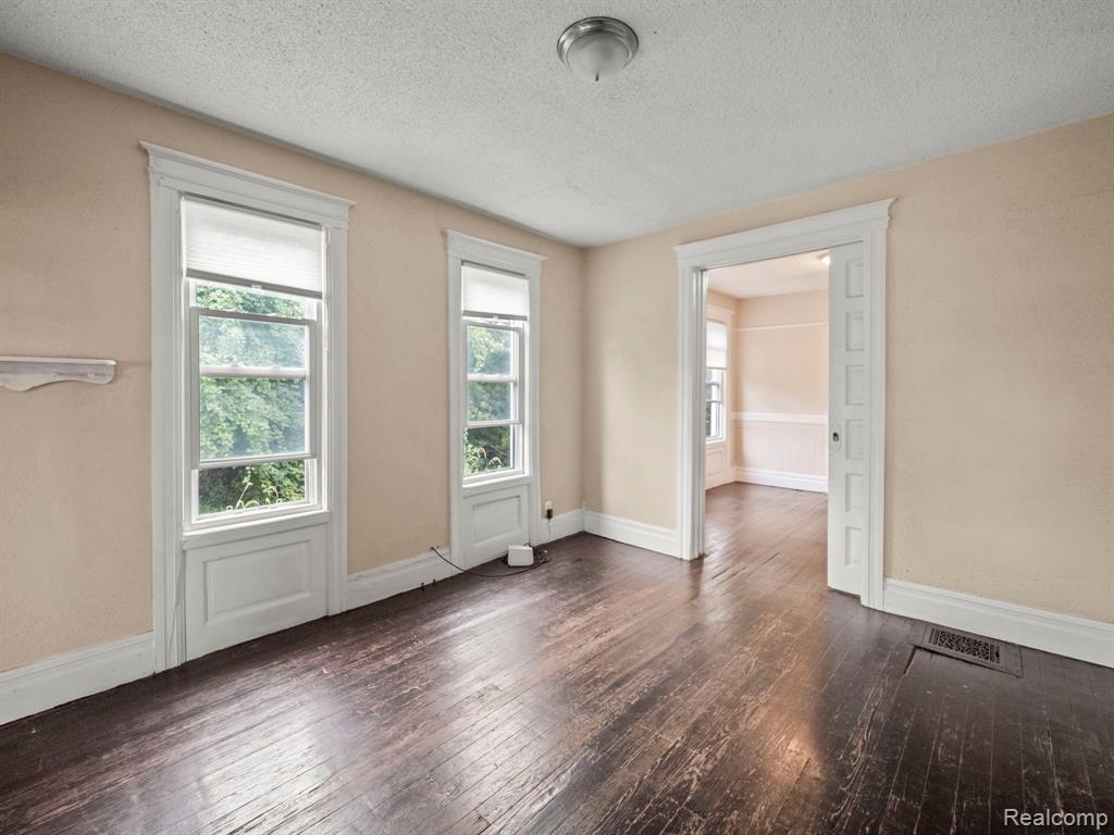1789 Field Street Detroit, MI 48214 - Photo 27 of 49