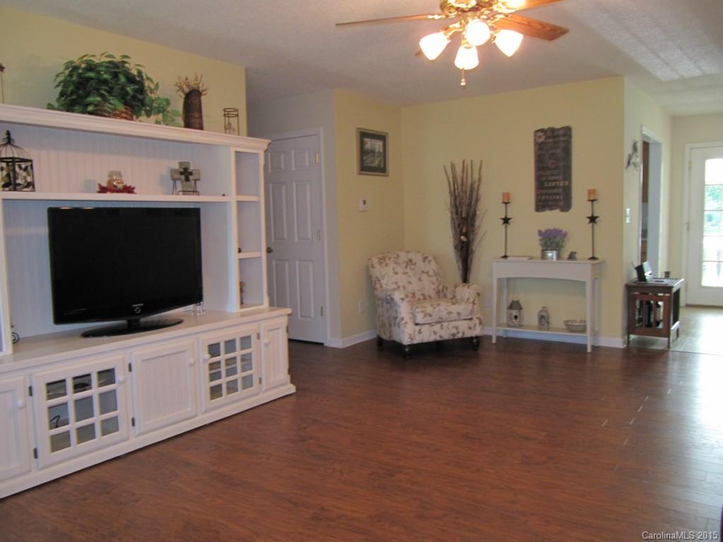 417 St Lukes Church Road Kings Mountain, NC 28086 - Photo 7 of 19 a living room with furniture and a flat screen tv