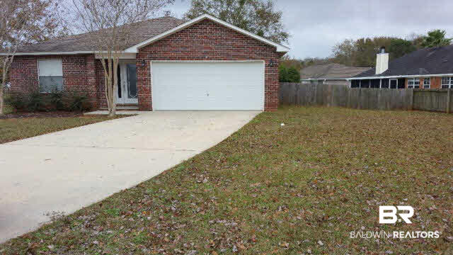 4 Martin Circle Foley, AL 36535 - Photo 3 of 37 Front yard has plenty of green space.