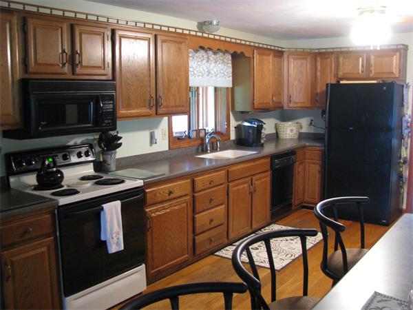 83 Carter Road Worcester, MA 01609 - Photo 3 of 13 Gallery Image 3