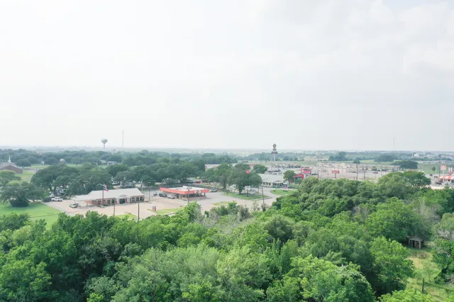 $2,199,050 | 72 North Kessler Avenue, Schulenburg, TX 78956