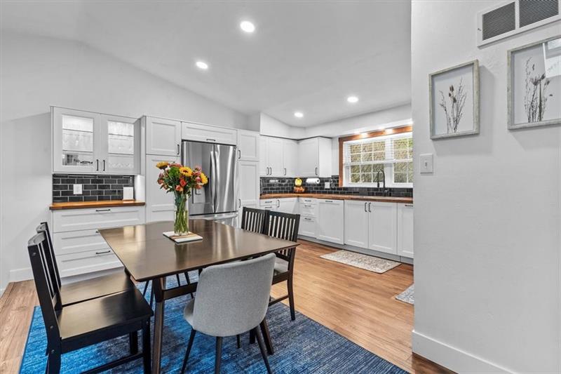 233 Gass Road Pittsburgh, PA 15229 - Photo 3 of 23 Gallery Image 3