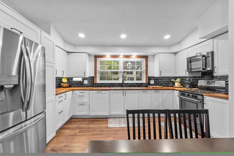 233 Gass Road Pittsburgh, PA 15229 - Photo 4 of 23 Gallery Image 4