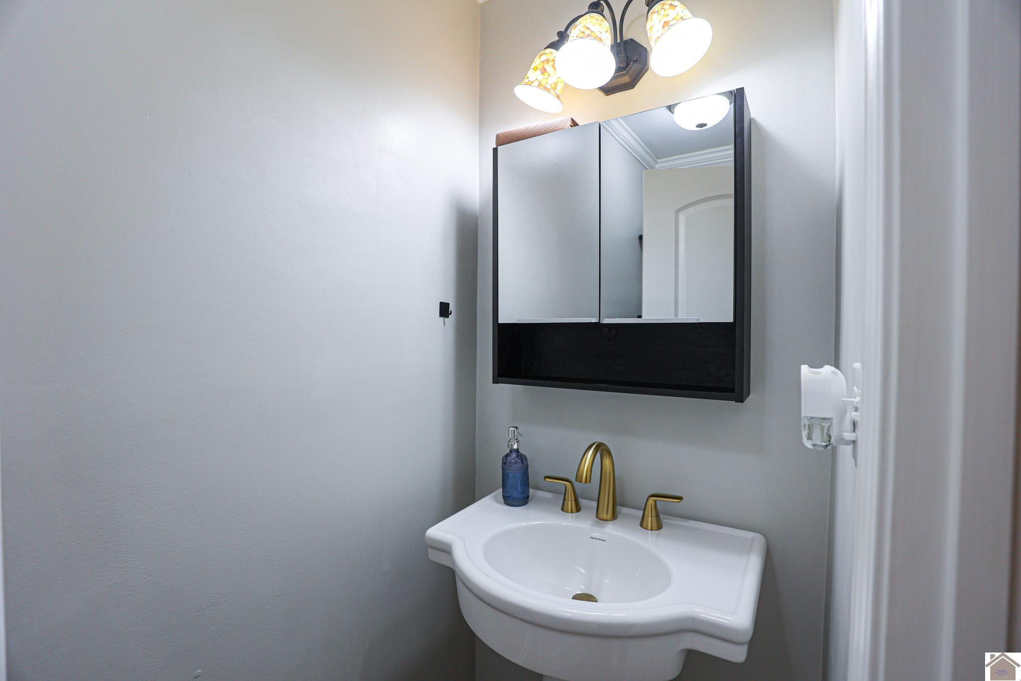481 West Vaughn Road Mayfield, KY 42066 - Photo 34 of 35 Half Bath