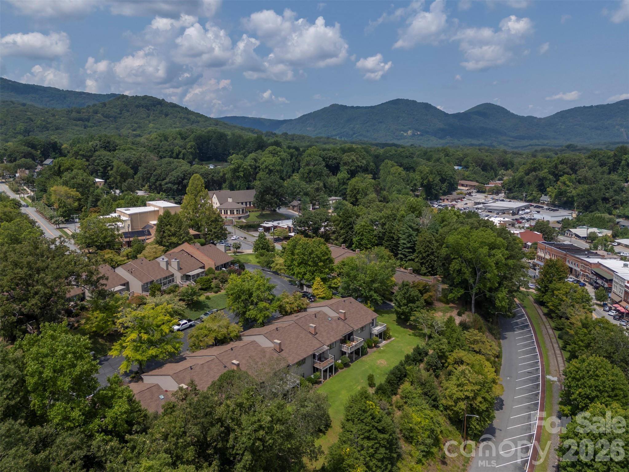 77 Chestnut Street, Unit 305 Tryon, NC 28782 - Photo 34 of 36 Gallery Image 34
