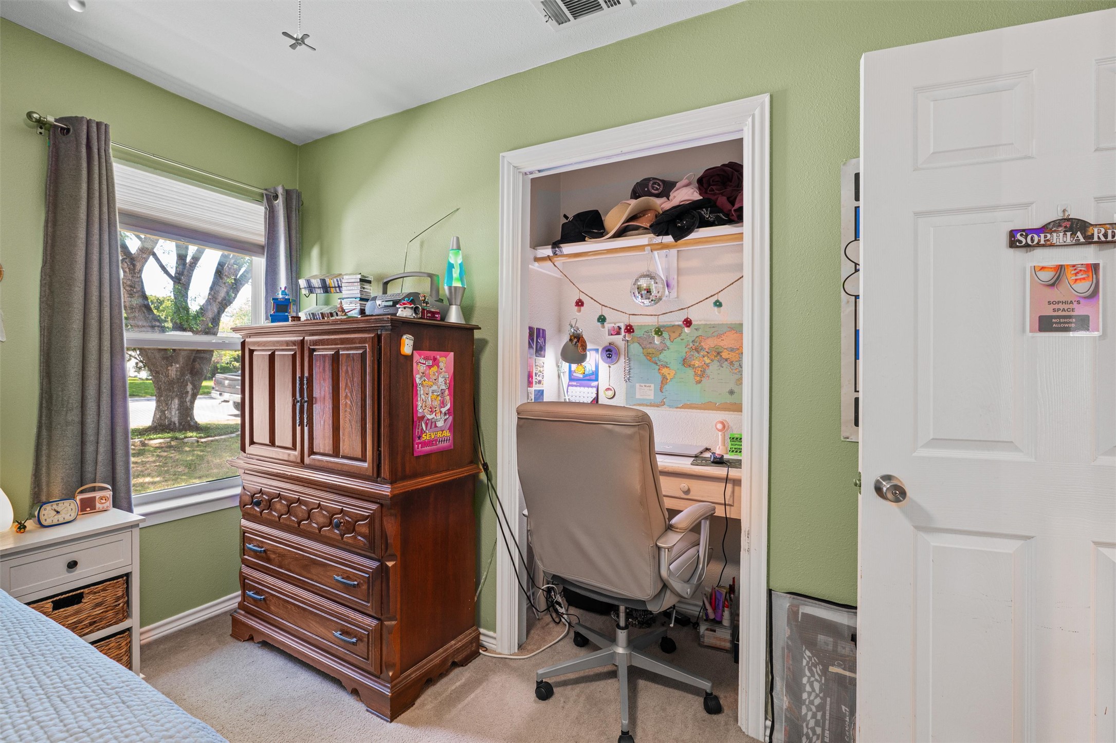 400 East Logan Street Round Rock, TX 78664 - Photo 19 of 25 a room with furniture and a window