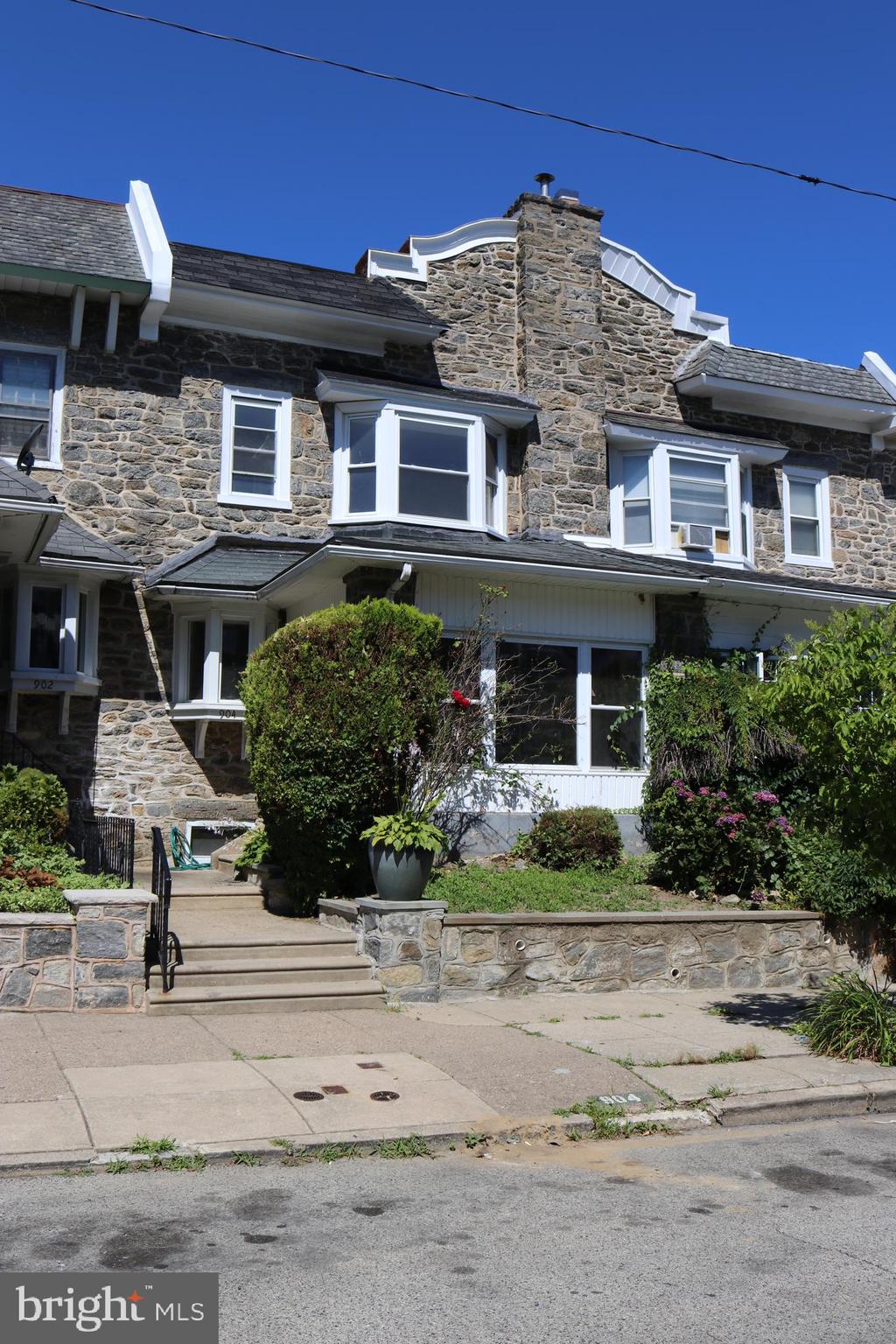 904 Marlyn Road Philadelphia, PA 19151 - Photo 1 of 16