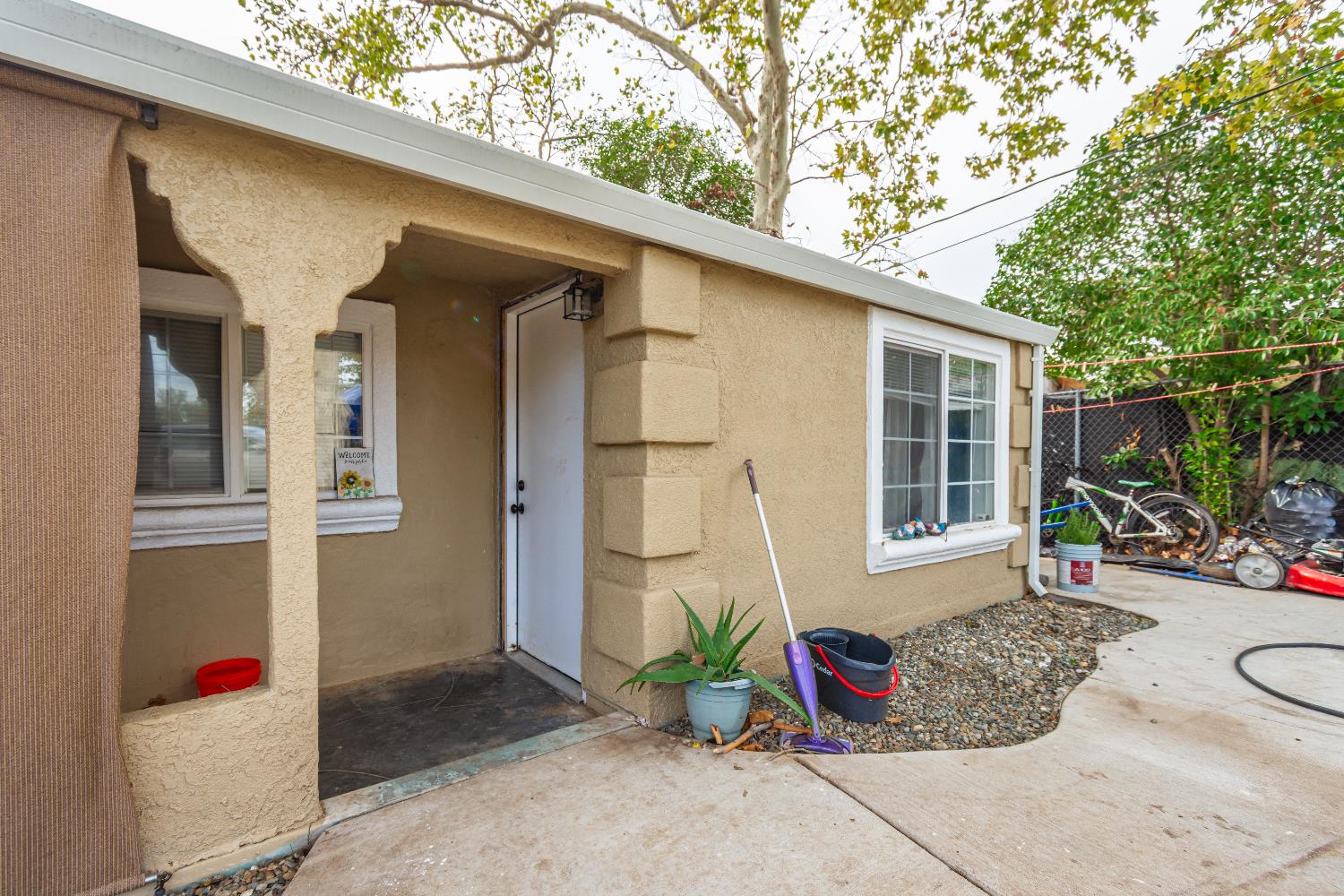 346 Silver Eagle Road Sacramento, CA 95838 - Photo 2 of 27