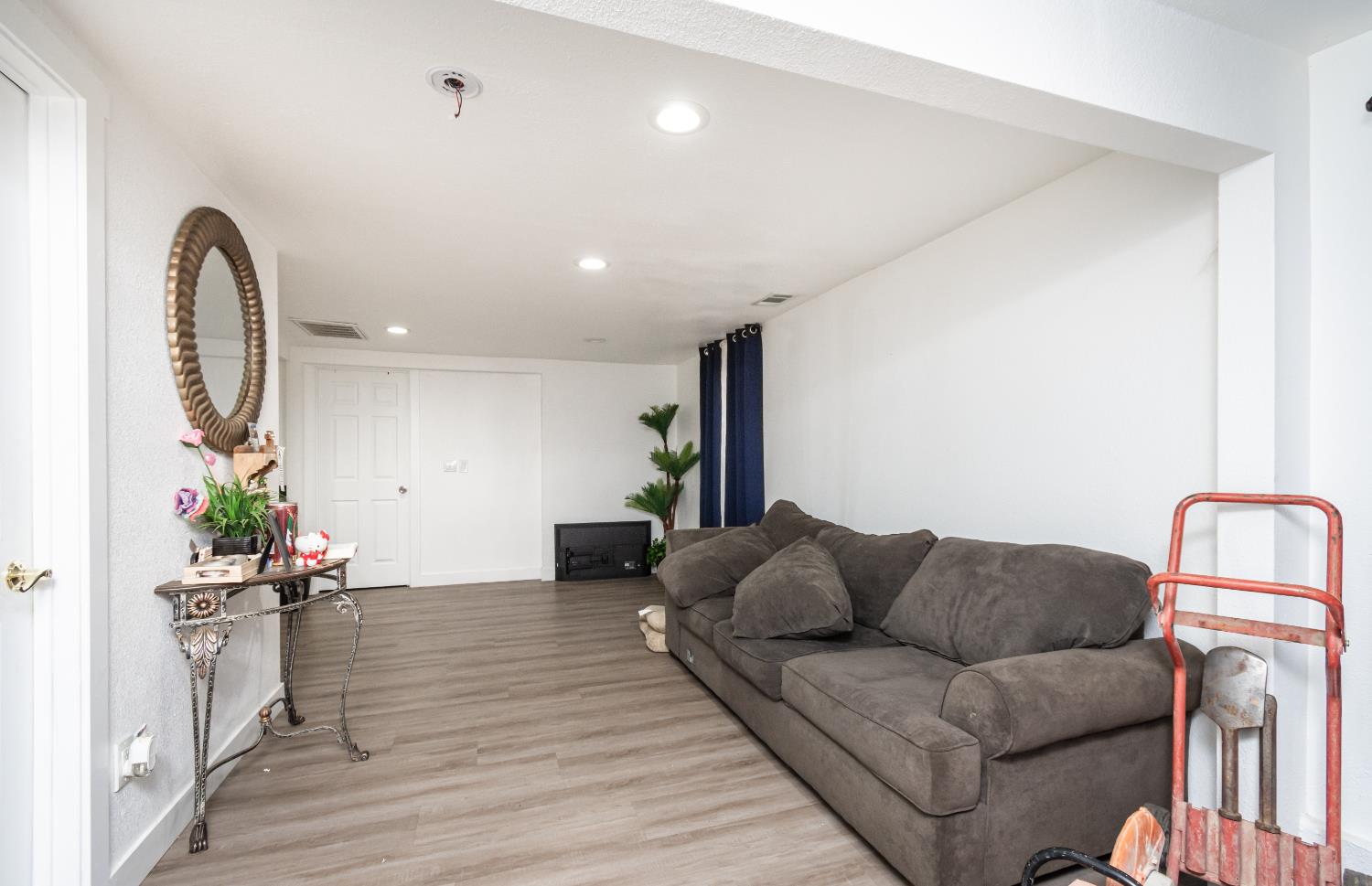 346 Silver Eagle Road Sacramento, CA 95838 - Photo 3 of 27