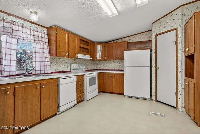 $329,900 | 500 Moonlight Trail, Sparta, TN 38583