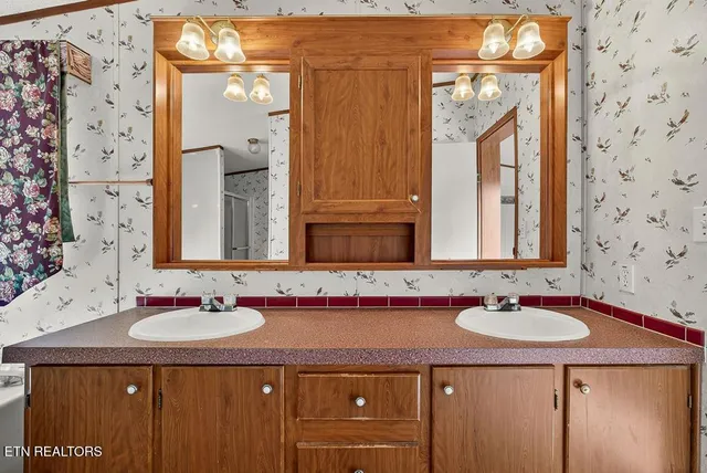 $329,900 | 500 Moonlight Trail, Sparta, TN 38583