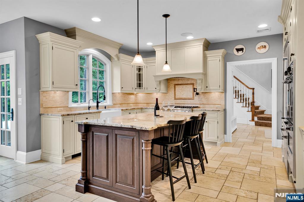 222 Deep Brook Road Wyckoff, NJ 07481 - Photo 14 of 50