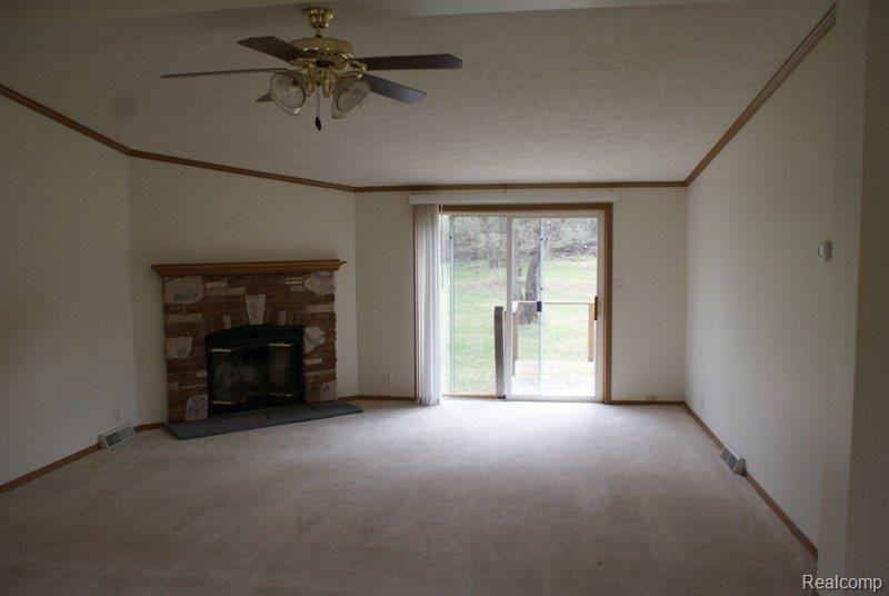 1547 Kile Road Metamora, MI 48455 - Photo 3 of 16 DSC09627.JPG