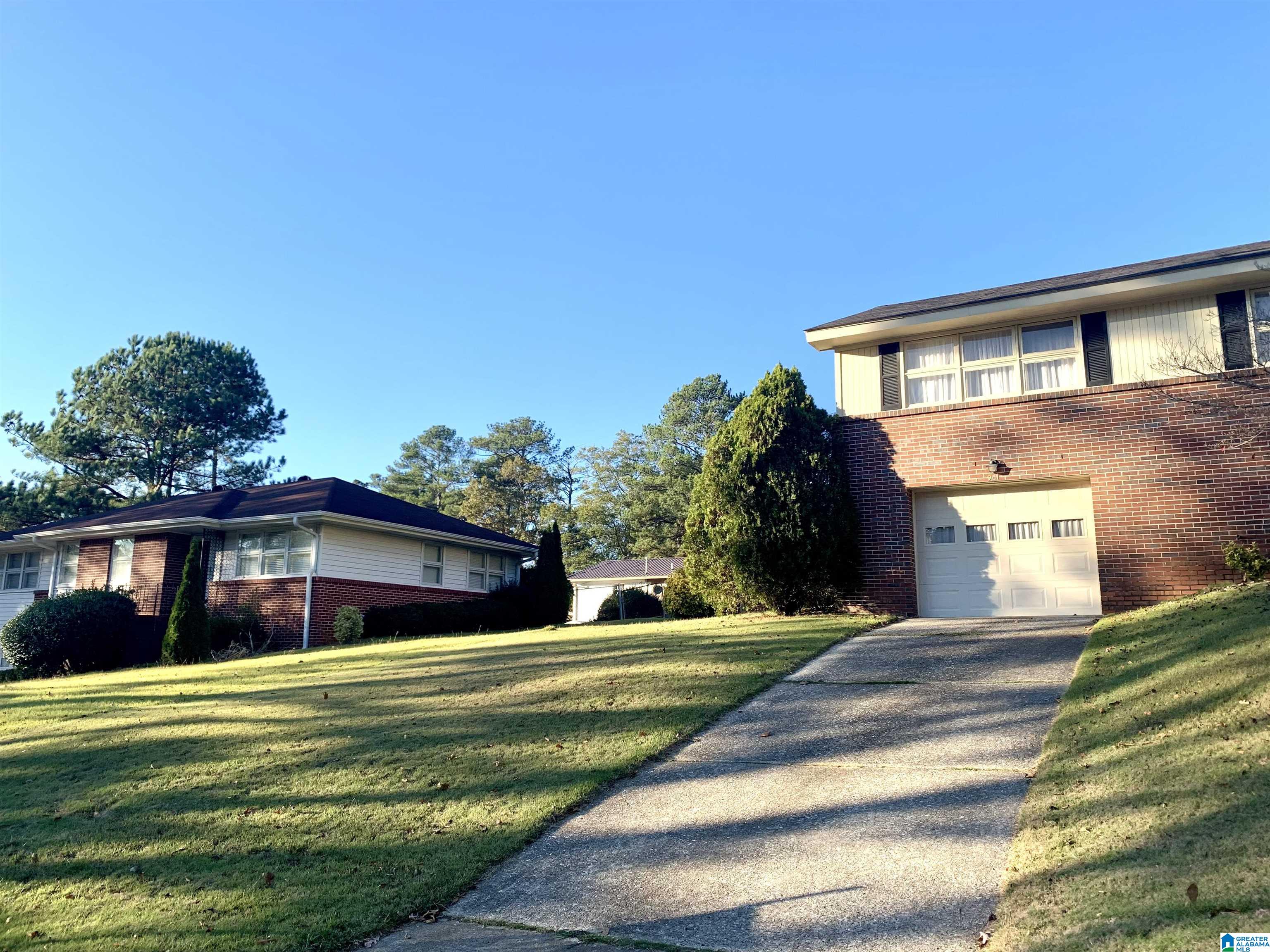 961 Reedwood Lane Birmingham, AL 35235 - Photo 2 of 27