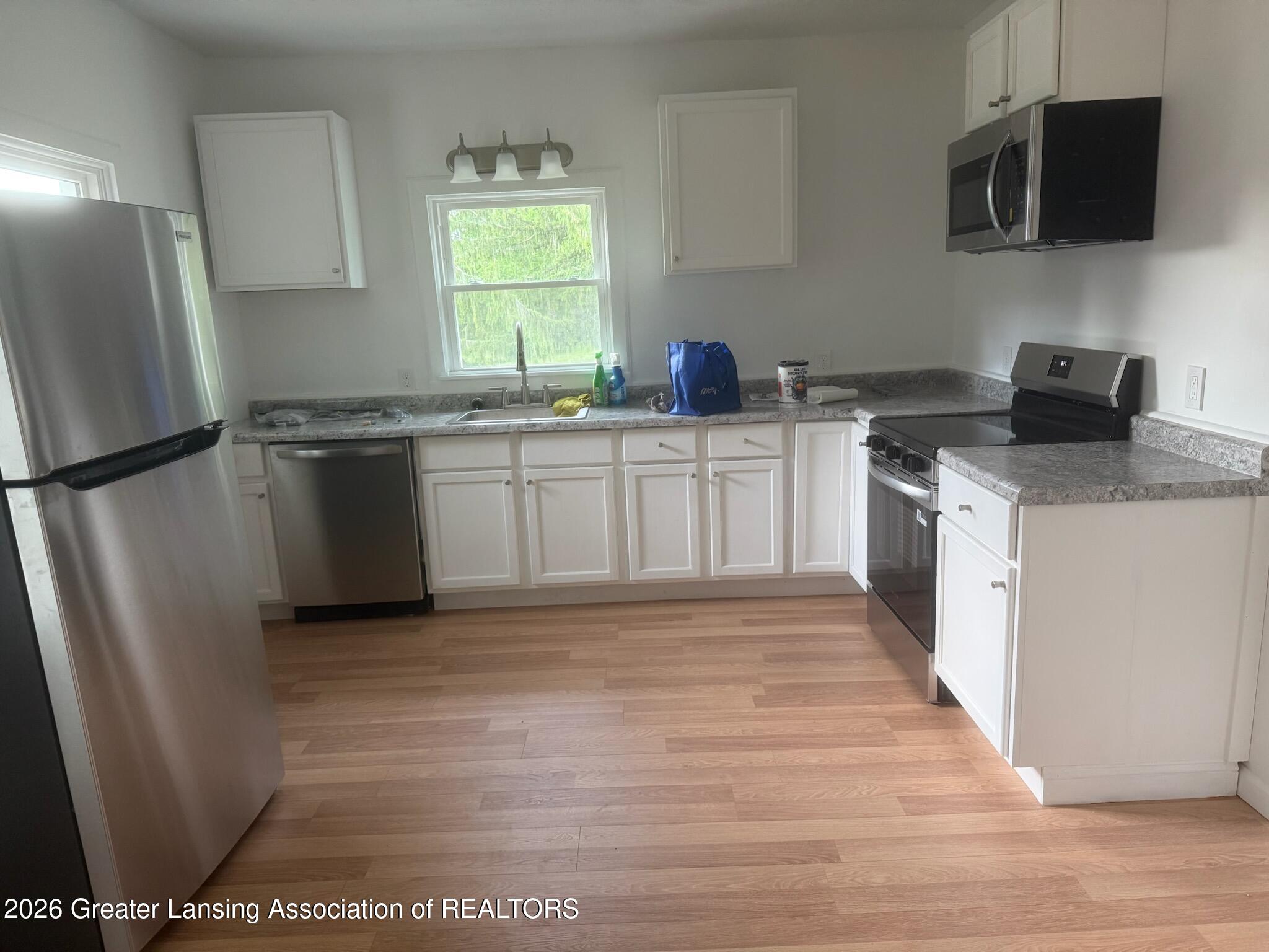 12470 South Wacousta Road Eagle, MI 48822 - Photo 9 of 19 kitchen