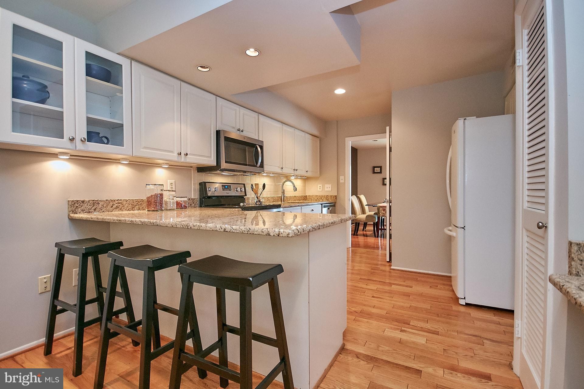 2131 Cabots Point Lane Reston, VA 20191 - Photo 11 of 29 Kitchen