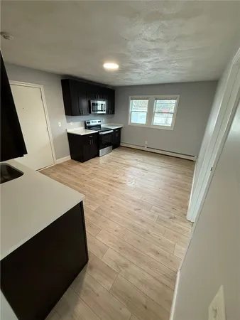 $2,075 | 61 Vale Street, Unit 6, Pawtucket, RI 02860