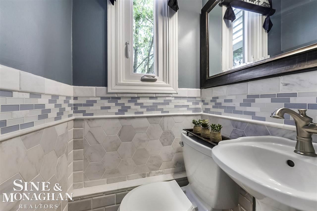 468 Fisher Road Grosse Pointe Farms, MI 48230 - Photo 17 of 36