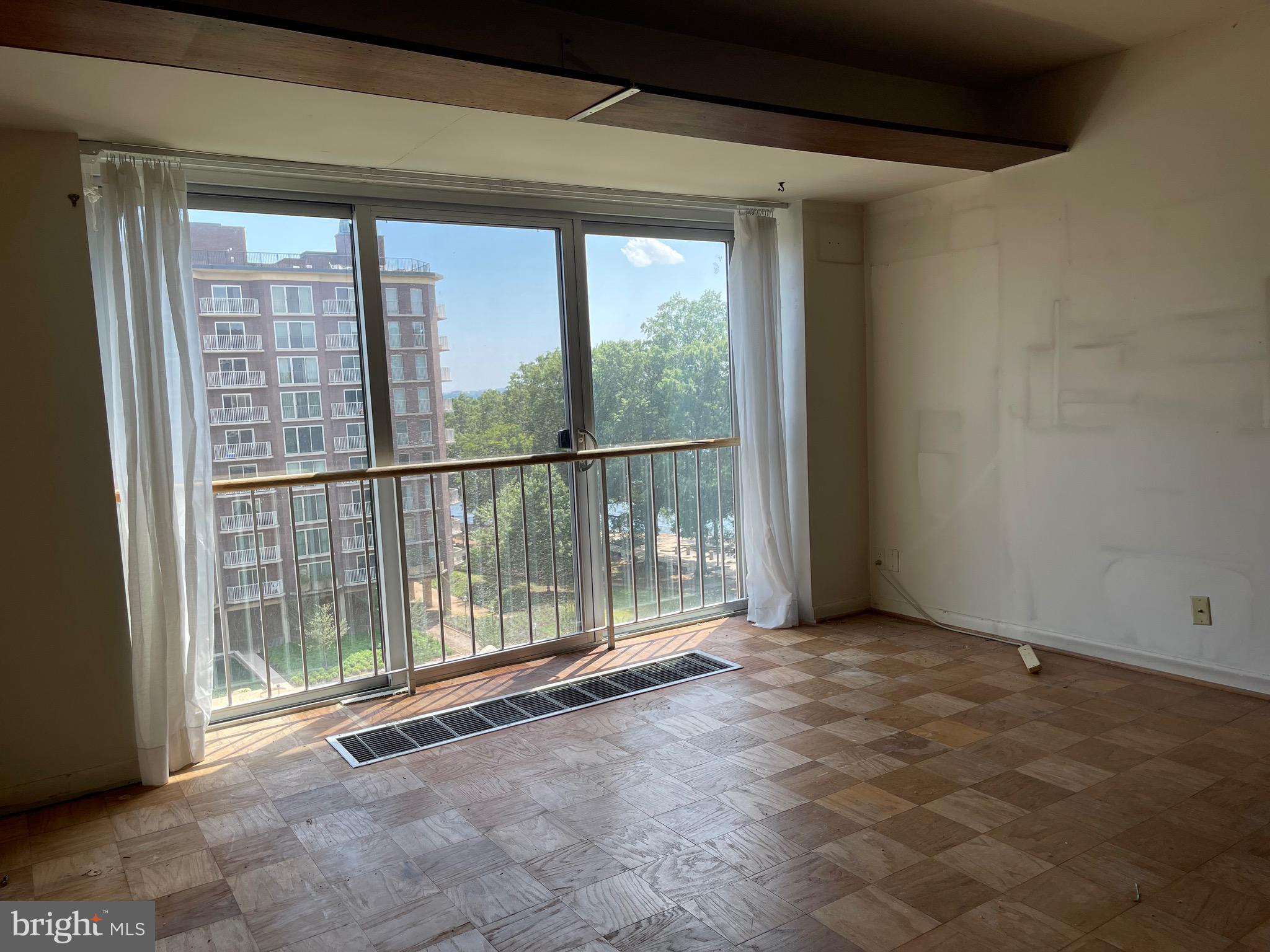 560 N Street Southwest, Unit N606 Washington, DC 20024 - Photo 7 of 33