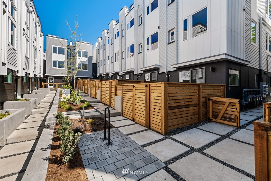 1324 East Spring Street Seattle, WA 98122 - Photo 28 of 29 a view of a balcony with chairs