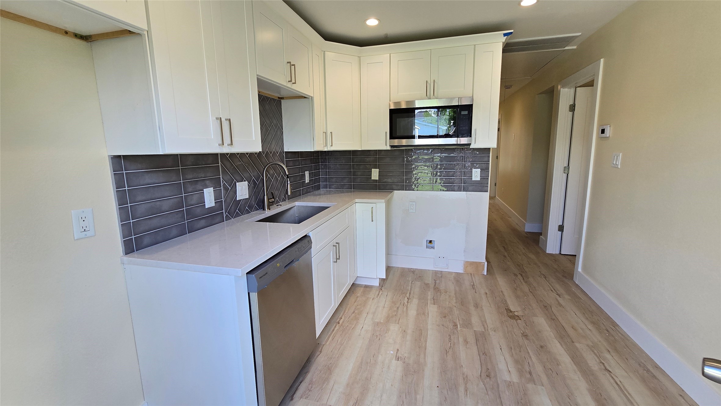 3733 Seabrook Street Houston, TX 77021 - Photo 2 of 9