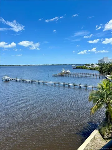 $5,500 | 411 Southeast Osceola Street, Unit 302, Stuart, FL 34994