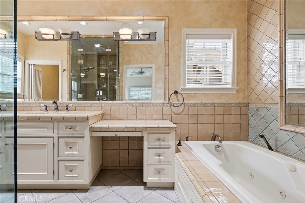 500 3rd Street Manhattan Beach, CA 90266 - Photo 11 of 24