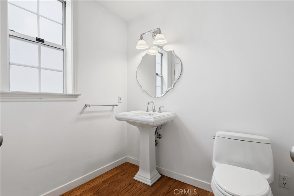 500 3rd Street Manhattan Beach, CA 90266 - Photo 8 of 24
