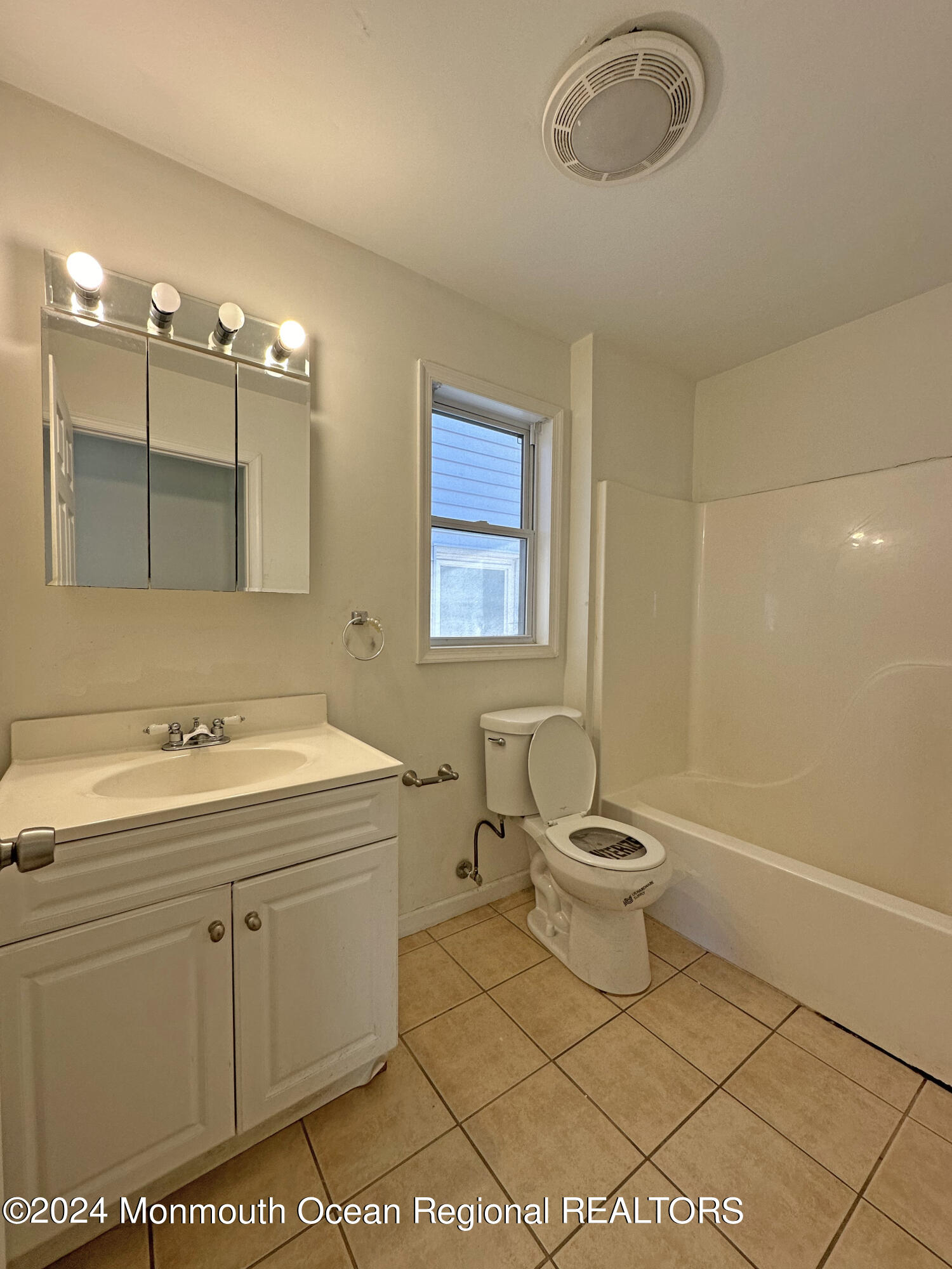 235 Bay Avenue Highlands, NJ 07732 - Photo 6 of 9 1st Floor Bath