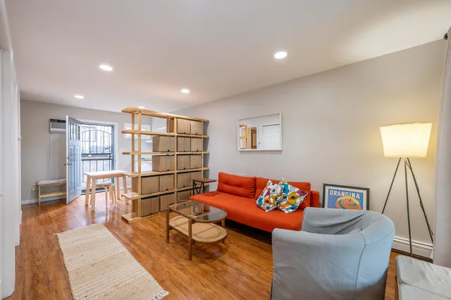 $2,200 | 72 Henry Street, Unit 3AGARDEN, Jersey City, NJ 07306