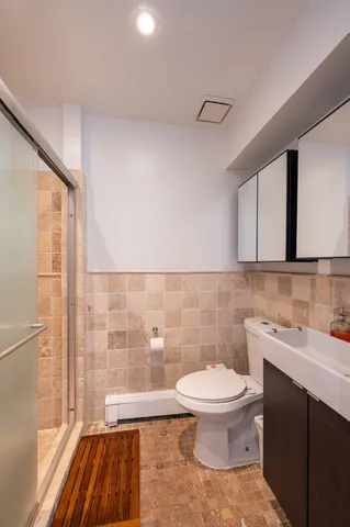 $2,200 | 72 Henry Street, Unit 3AGARDEN, Jersey City, NJ 07306