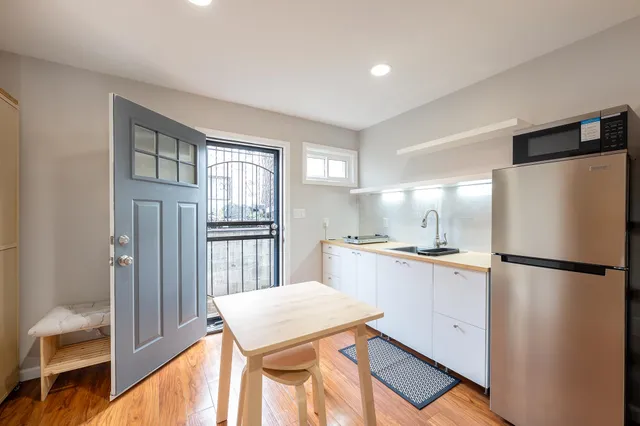$2,200 | 72 Henry Street, Unit 3AGARDEN, Jersey City, NJ 07306