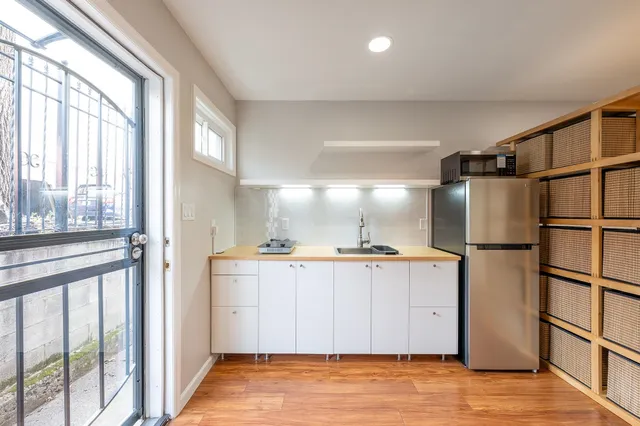 $2,200 | 72 Henry Street, Unit 3AGARDEN, Jersey City, NJ 07306