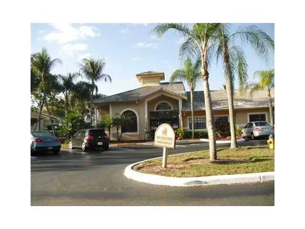 $2,275 | 417 Palm Circle East, Unit 417, Pembroke Pines, FL 33025