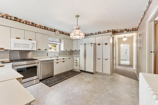 $400,000 | 14 Nelke Place, Lewiston, ME 04240