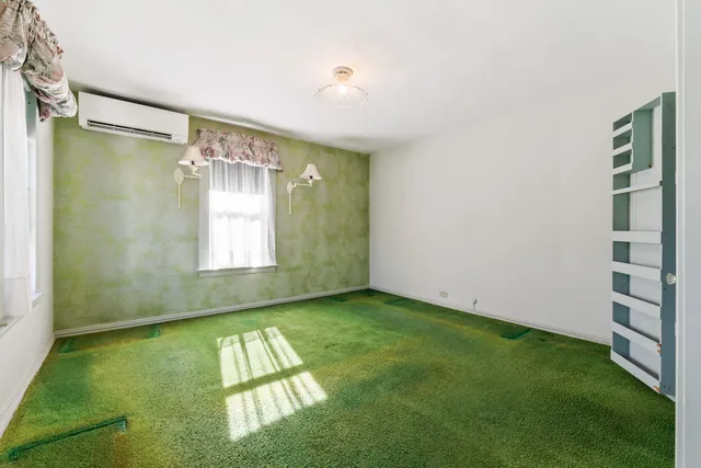 $400,000 | 14 Nelke Place, Lewiston, ME 04240