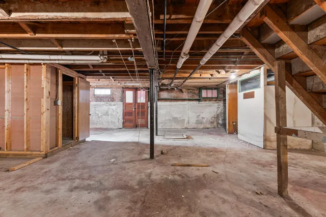 $400,000 | 14 Nelke Place, Lewiston, ME 04240