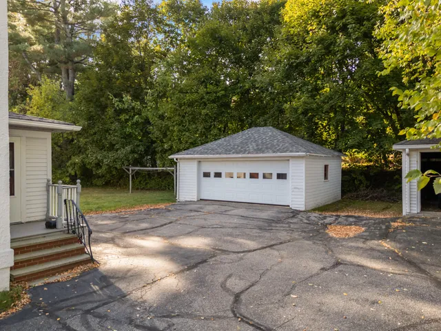 $400,000 | 14 Nelke Place, Lewiston, ME 04240