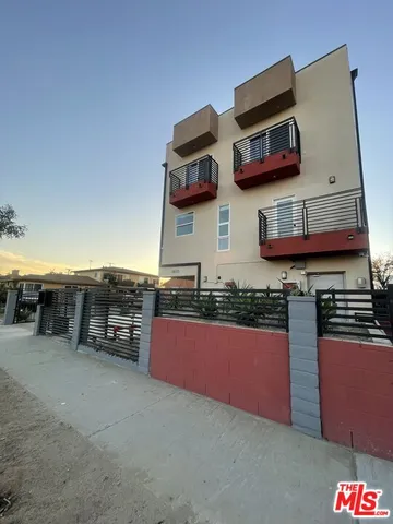 $3,600 | 6633 Troost Avenue, Unit 102, North Hollywood, CA 91606