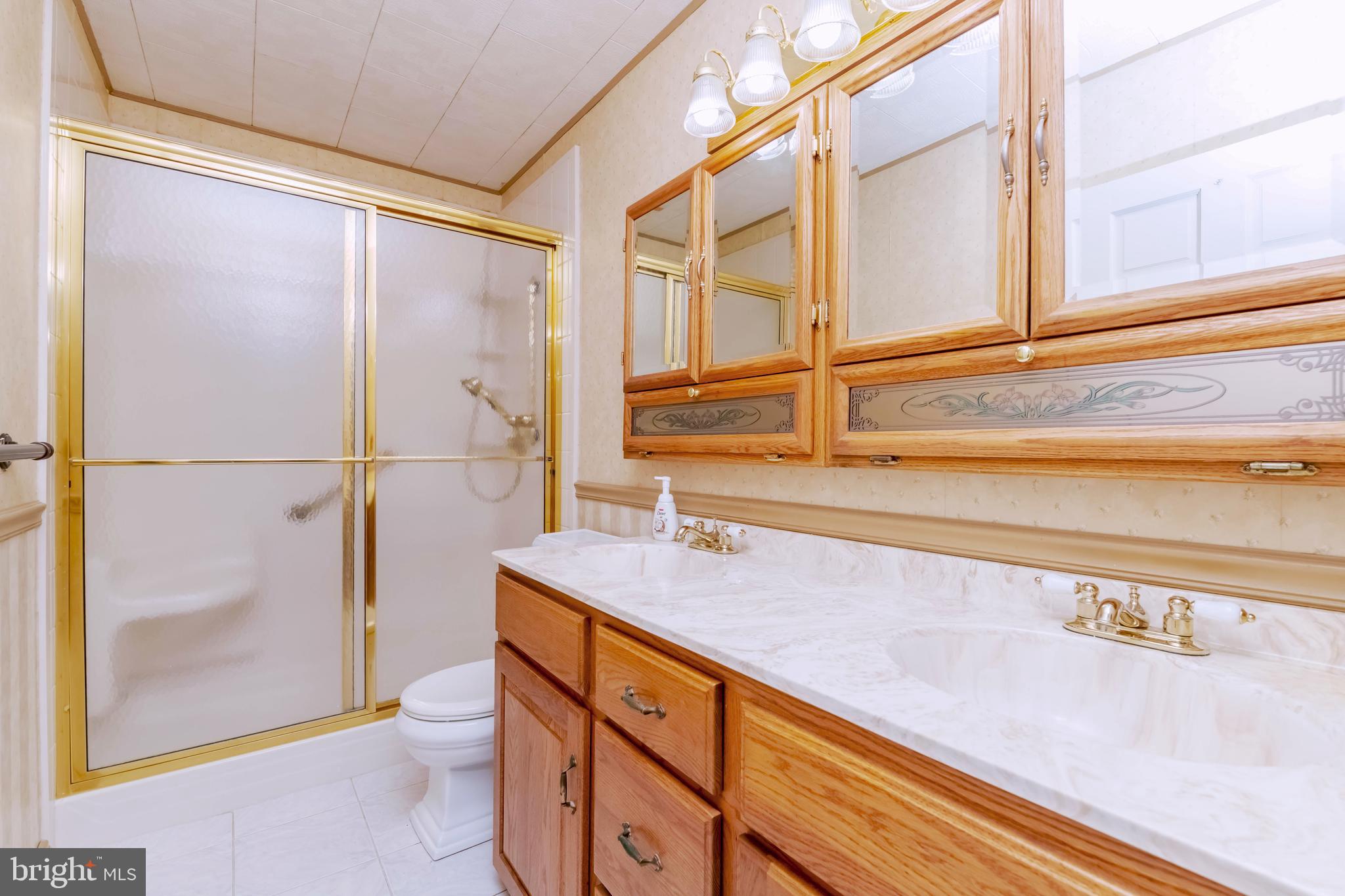 7602 Spruce Road Dundalk, MD 21222 - Photo 10 of 29 Bathroom