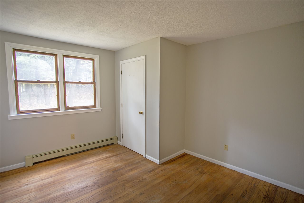 28 Walnut Hill Road Derry, NH 03038 - Photo 11 of 24